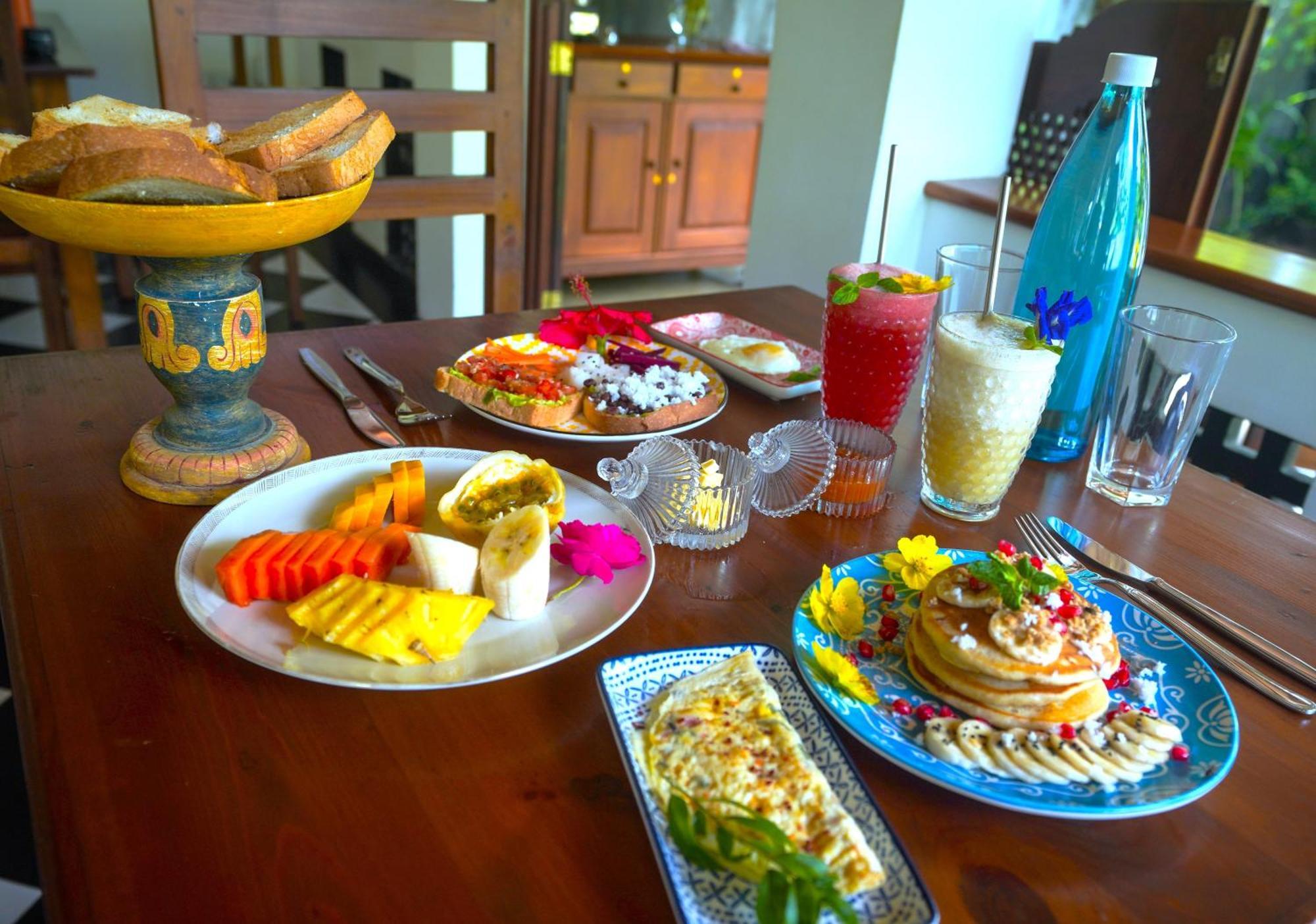 Casa Tharin Madiha Bed & Breakfast Matara Bagian luar foto