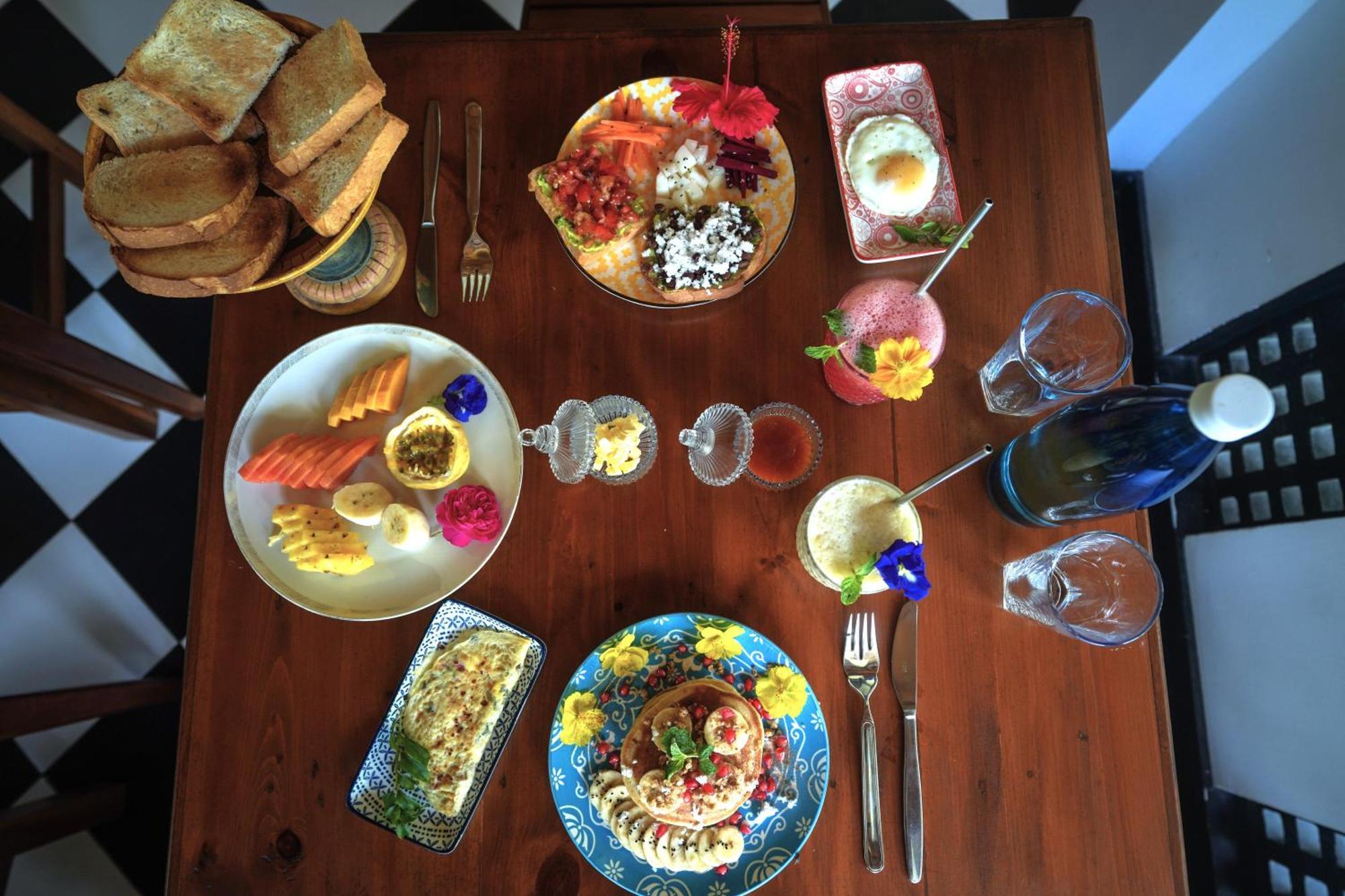 Casa Tharin Madiha Bed & Breakfast Matara Bagian luar foto