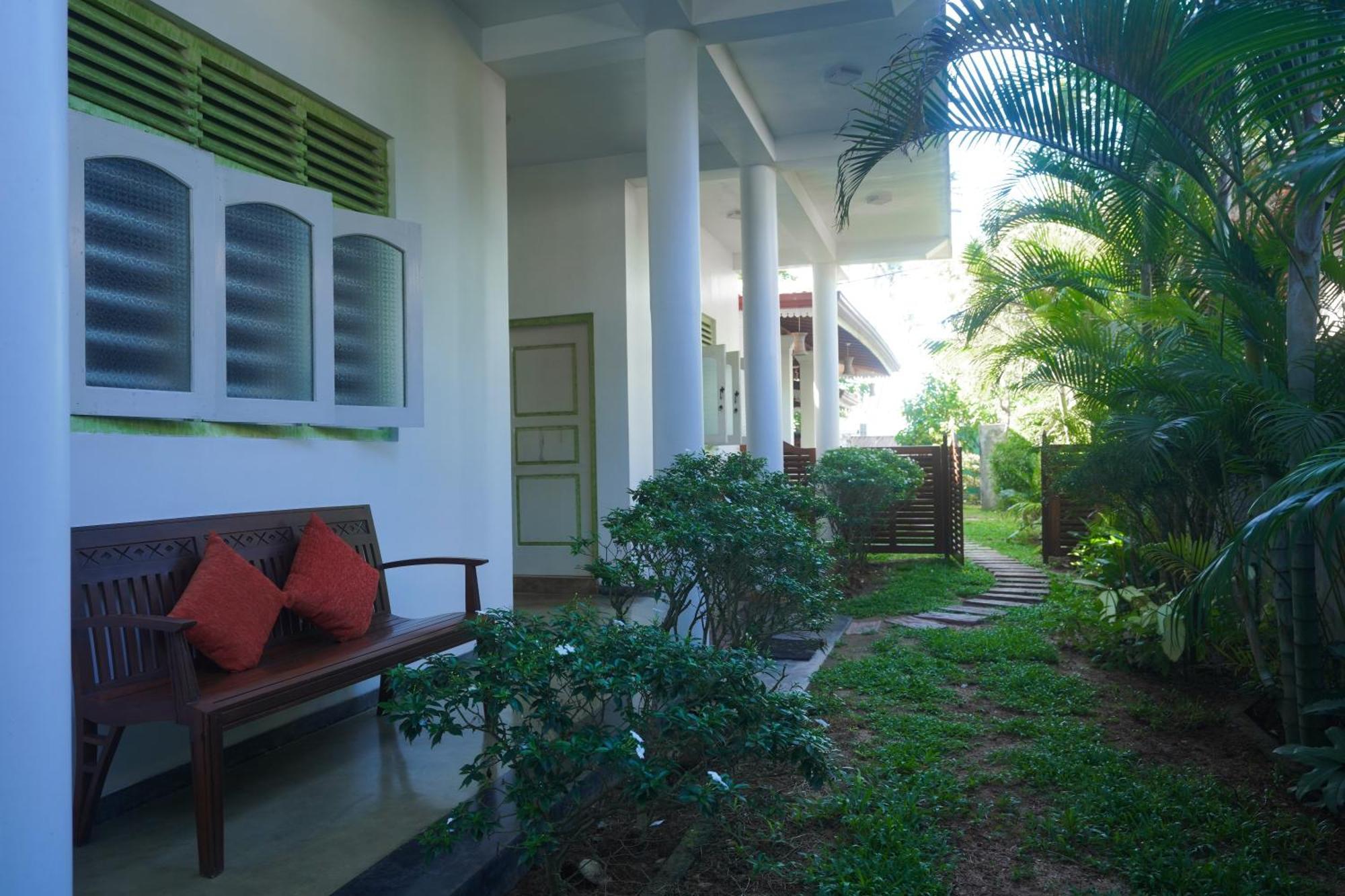 Casa Tharin Madiha Bed & Breakfast Matara Bagian luar foto